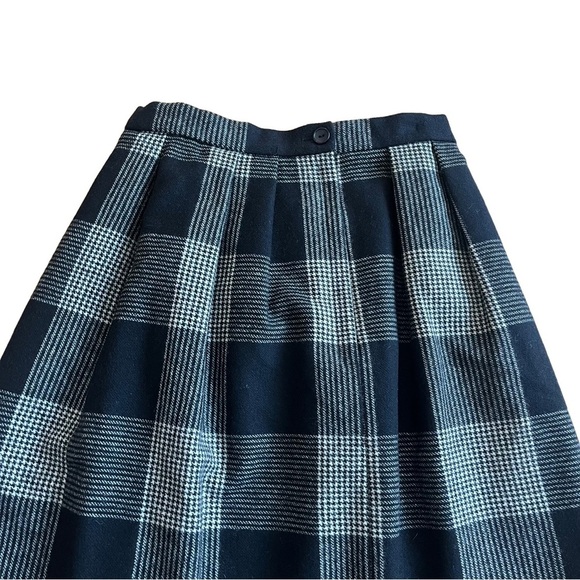 Vintage High-Waisted Wool Midi Skirt in Navy & Black Glen Plaid 100% Pure Wool - Picture 4 of 7